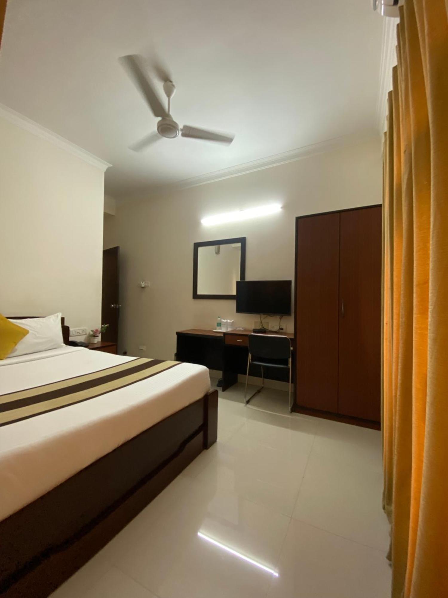 Krishna Kunja " A Quiet & Peaceful Stay " Calcuta Exterior foto
