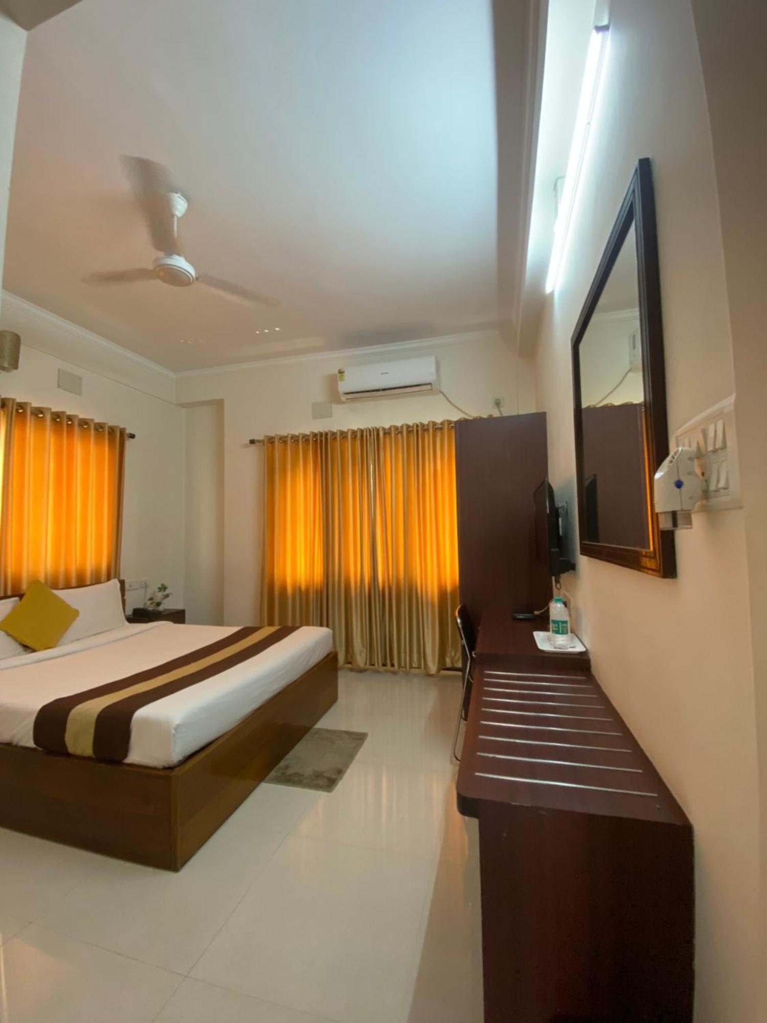 Krishna Kunja " A Quiet & Peaceful Stay " Calcuta Exterior foto